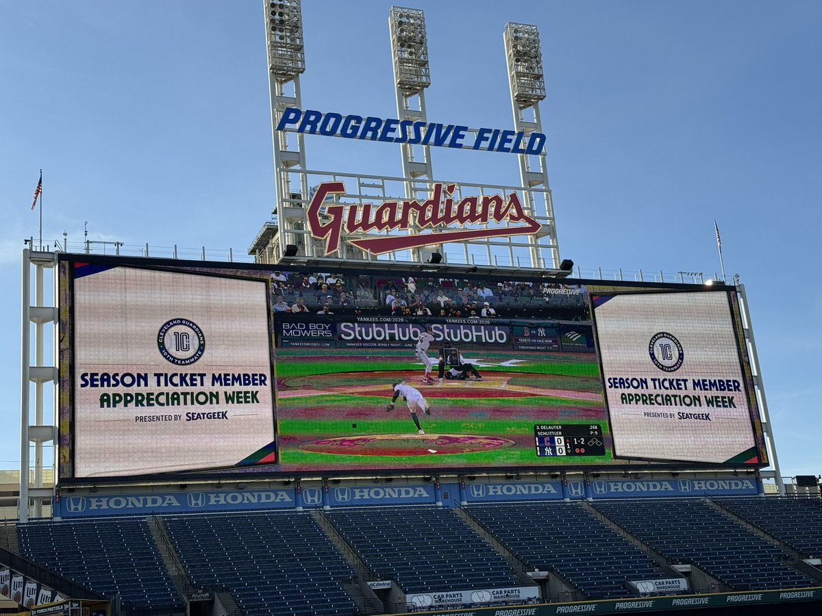 soapstarjo's tweet photo. Thank you @CleGuardians!  One of my favorite nights of the year! Nobody likes the Yankees! @D8AKAT @Cthruglass21 https://t.co/VEwOtcRL8Q