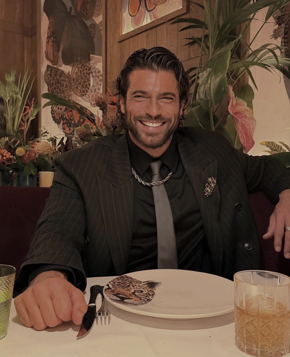 infocanbr's tweet photo. Can Yaman participará do programa espanhol Hay Una Cosa Que Te Quiero Decir, exibido pela Telecinco, do grupo Mediaset España.

🗓️ Data: sábado, 6 de junho
🕙 Horário: 22h (horário da Espanha 🇪🇸) 17h 🇧🇷
📡 Transmissão: ao vivo pela Telecinco e também pela plataforma Mediaset Infinity España.