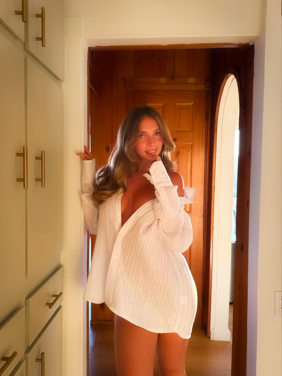 Aphrodite L' Angele. tweet media