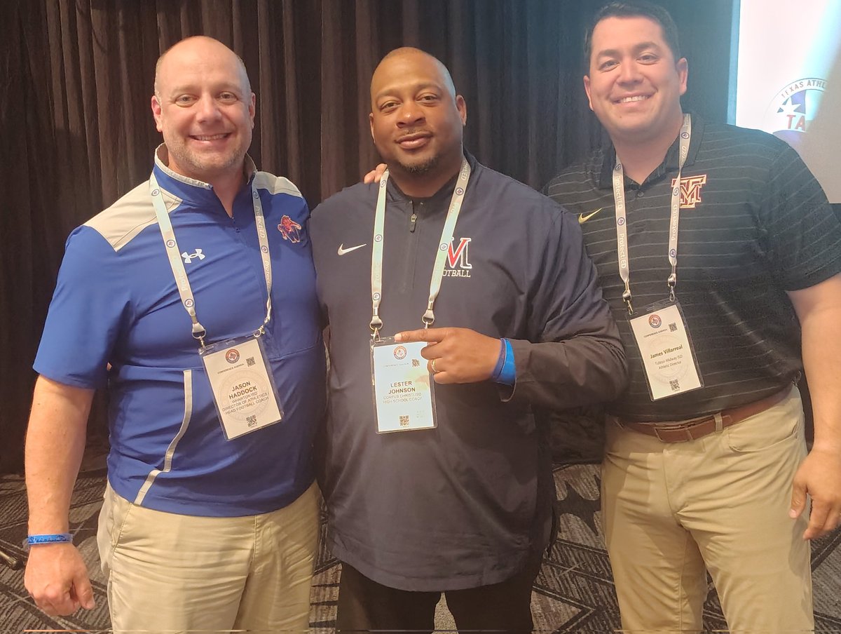 CoachJHaddock's tweet photo. Awesome day when you run into two fellow @Soldier2Sidelin coaches at the @OfficialTHSADA convention.  Continuing leadership after serving! https://t.co/ehHMZiYB0I