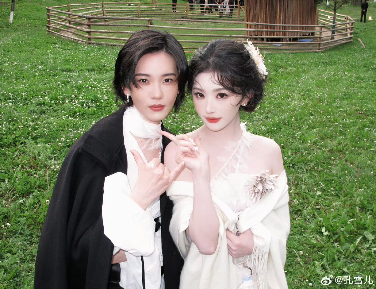 Es18Rr's tweet photo. 陆柯燃💟孔雪儿　#THE9 https://t.co/RoxyLDF1iM