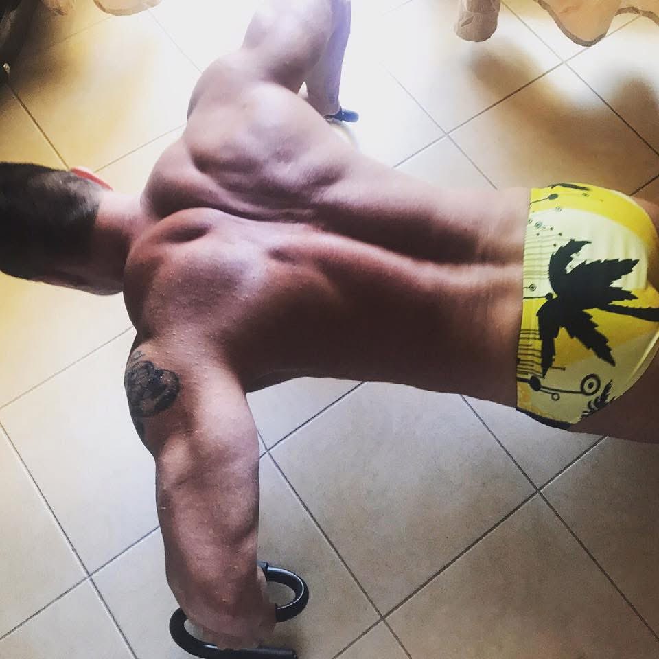 DrHardBoy's tweet photo. summer is coming me and my @jakipz ❤️😘 https://t.co/aV2wNkDFAt