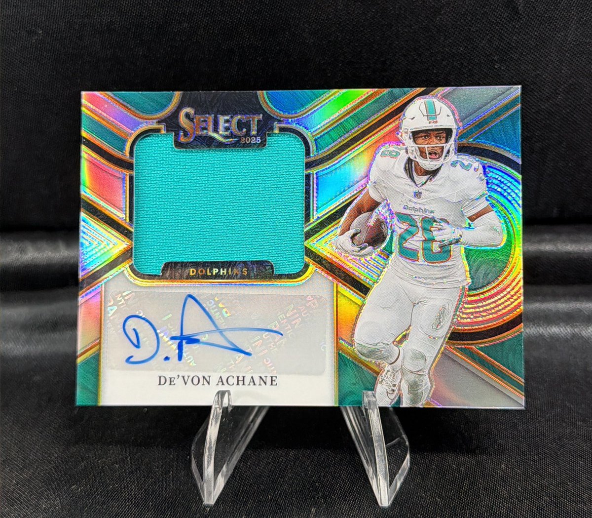 Honorary_Titan's tweet photo. 🚨GIVEAWAY TIME!!🚨

De’Von Achane Jersey Patch Autographed Select 2025 /199

To Win Must: 
            - Follow 
            - RT 
            - Drop a #PhinsUp
            - Must be a @MiamiDolphins Fan
            
            - YOU DONT HAVE TO BE A FLORIDA RESIDENT TO WIN THIS ONE 😉

Winner will be chosen next Friday 6/12 🐬