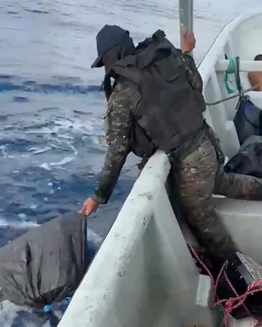 jiatfs's tweet photo. π International teamwork delivers results.
@jiatfs, @CBPAMO, Colombia, Mexico, and Guatemala tracked and intercepted a go-fast vessel carrying 1,788 kg of cocaine. Guatemalan forces recovered 51 bales and detained 6 smugglers.πͺπΊπΈπ¨π΄π²π½π¬πΉ
#PartnersInaction #SOUTHCOM #JIATFS https://t.co/AebW0fs6sY