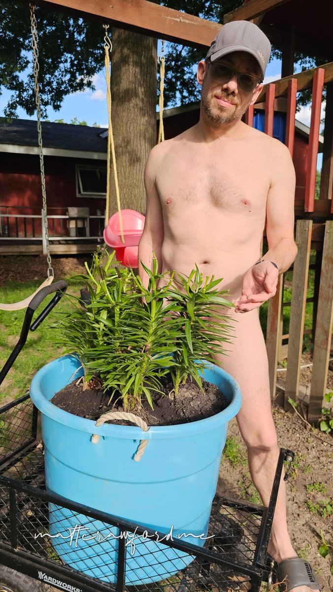 cornfedcrew's tweet photo. Hey #Iowa. My name is Matt Crawford and I'm looking to gather #nudists together in Iowa for non-sexual activities in our club. If you are interested in #nudism please reach out to me here or at @ndstmatt 

#unashamed #nakedliving #nudist #bodypositive #NaturistLifestyle https://t.co/rIfujIuPNJ