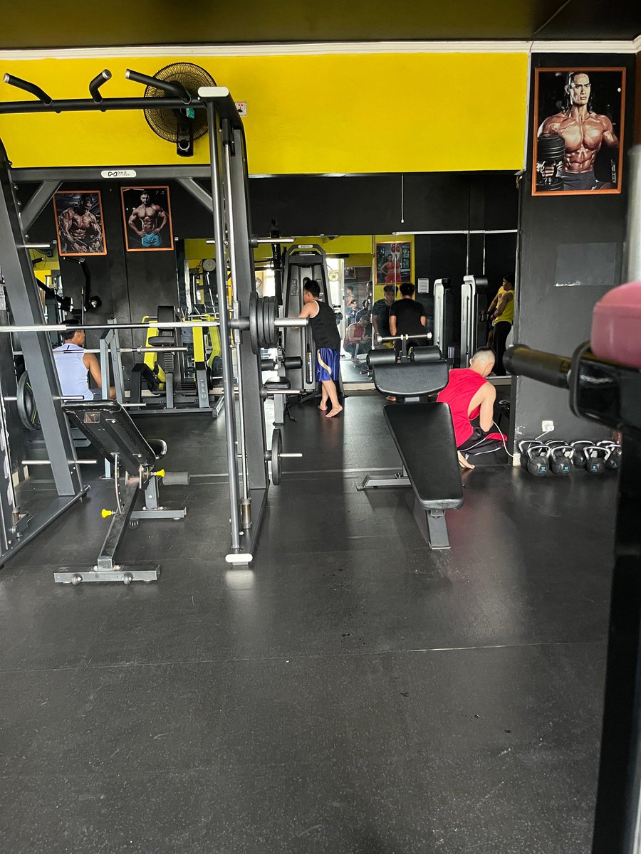 XXXIIIIIIIIIII_'s tweet photo. akuu gym dlu yaa sayanggg

when yaa bisa bilang gitu
#gaycilegon #gayserang https://t.co/lcouiK0xeu