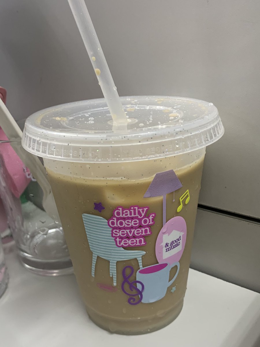prjimmie's tweet photo. diy iced coffee 😩 bumili talaga ako ng cup para makatupid 😆😆 cup by @lov97std  🩷🩵🥰 https://t.co/xxEaJgkf4o
