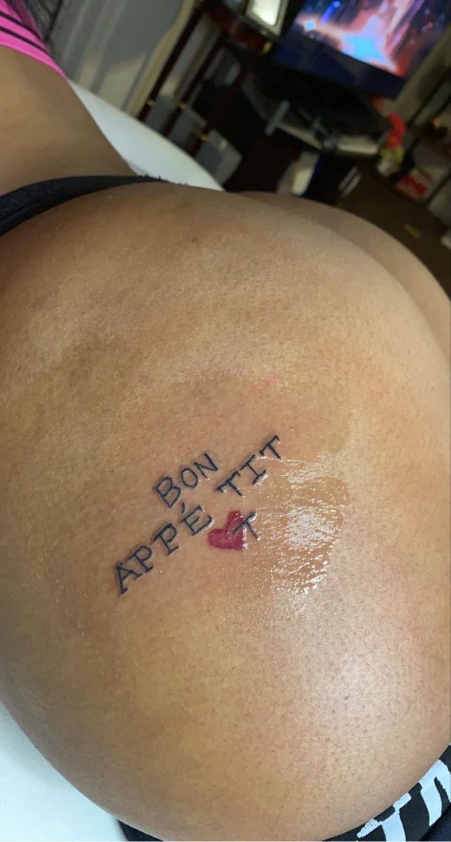jackierouse642's tweet photo. You can book me for a ya tattoo I am good at it both male and female 🤗✍️ https://t.co/ASRgID6aG9