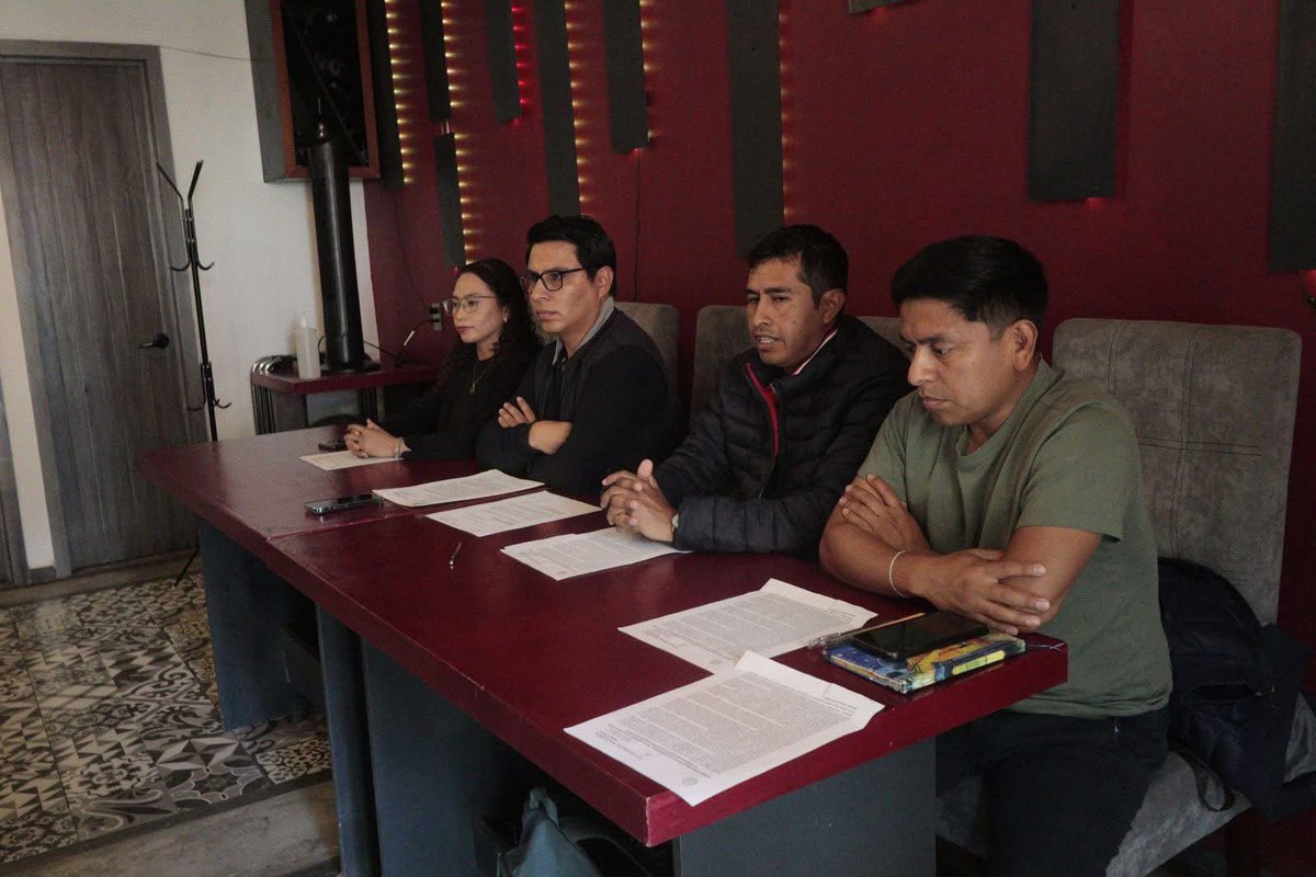 CelisAguirre's tweet photo. Este jueves 4 de junio, los compañeros de Tlaxcala nos movilizamos. La incapacidad política para atender nuestras exigencias educativas y el trato descreído nos han dejado sin otra opción. @CecyteTlaxcala #IntervencionDelDirectorGeneral https://t.co/glAWeDTBol