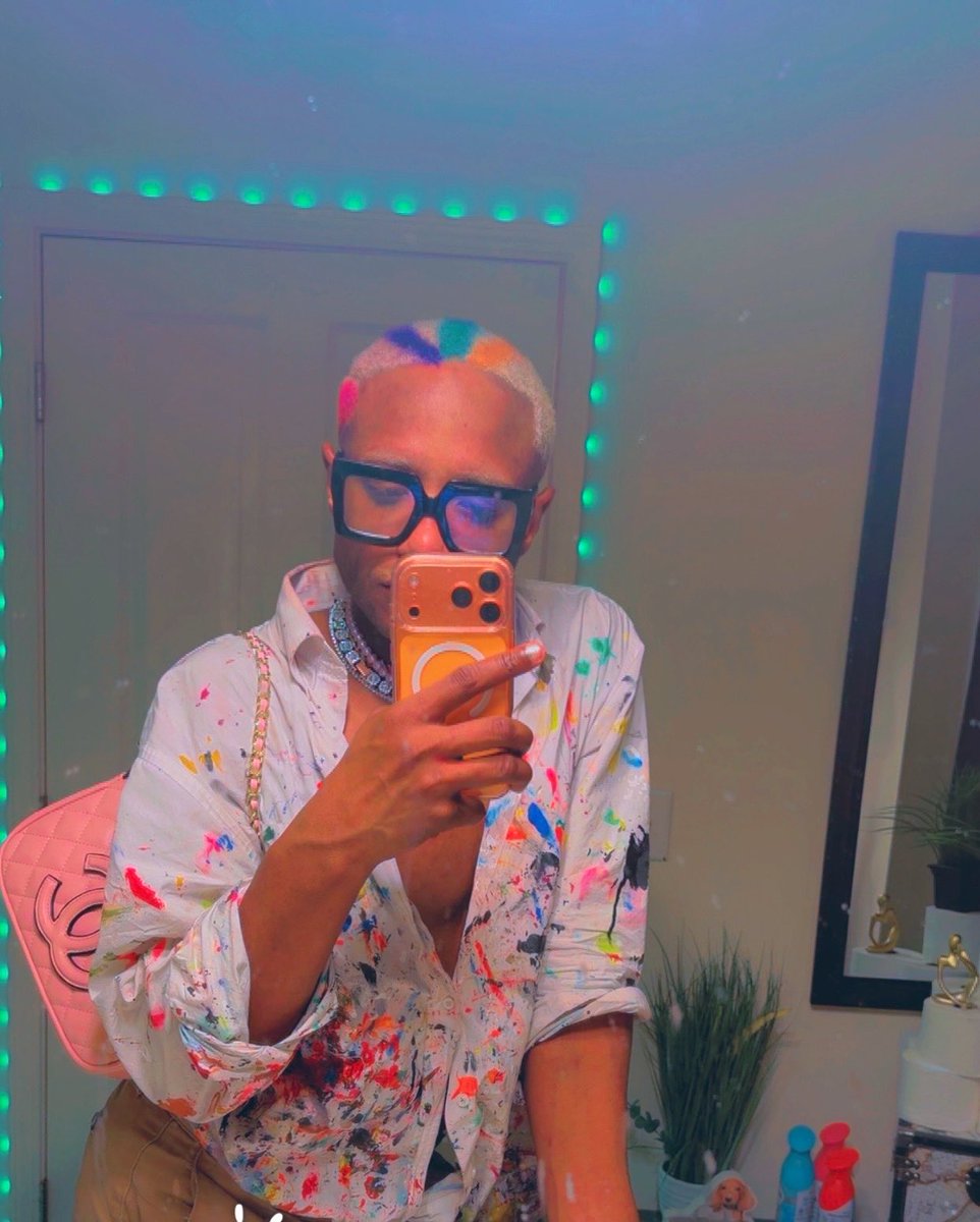 615majx's tweet photo. Your dads fav art teacher 🎨🧑🏽‍🎨 https://t.co/qO6bRelzqT