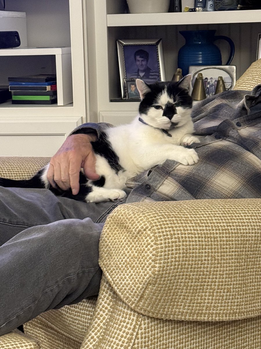 emilyjobot's tweet photo. Tully &amp; dad ♥️ https://t.co/SUr31VYzbP