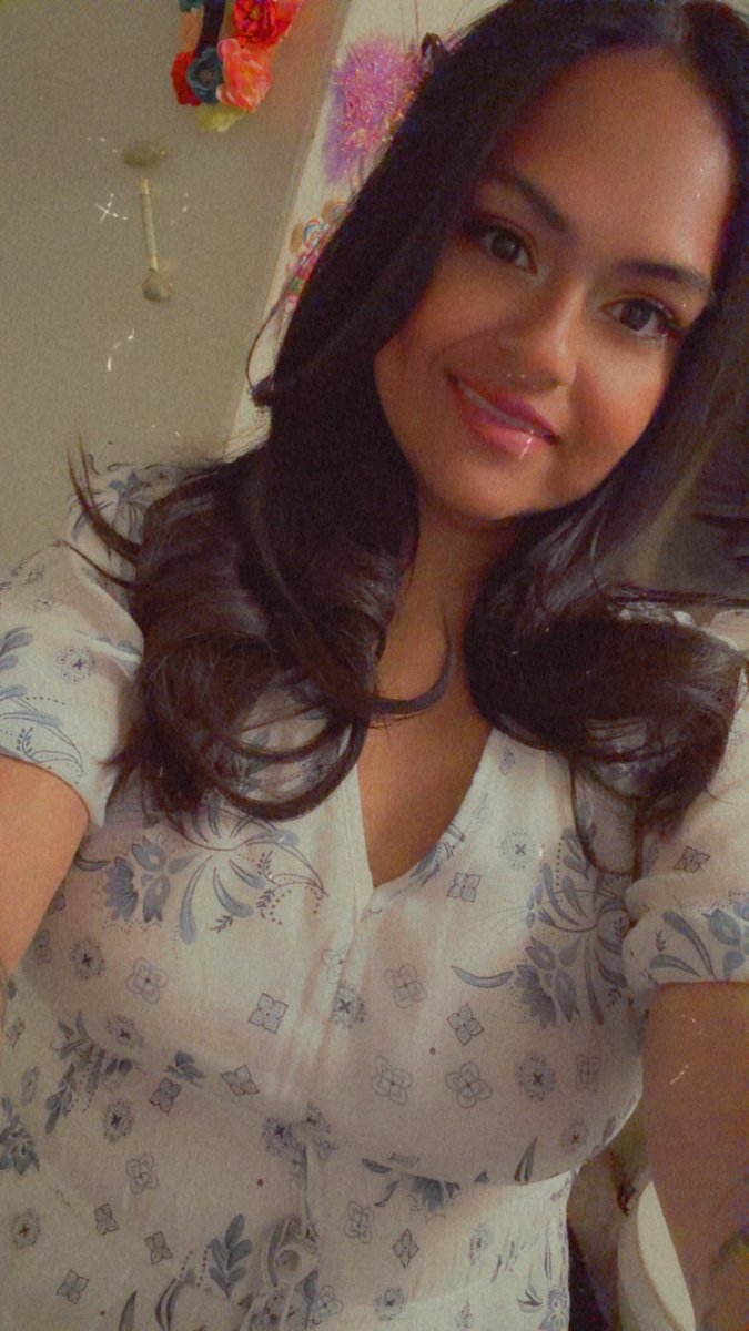 SwtSpringDay613's tweet photo. Any hair dresser friends? No one ever talks about how attached you get to your hair when a medical issue makes it pretty much all fall out. I need a trim but I can’t do it for the life of me. https://t.co/us0WAIvBGB