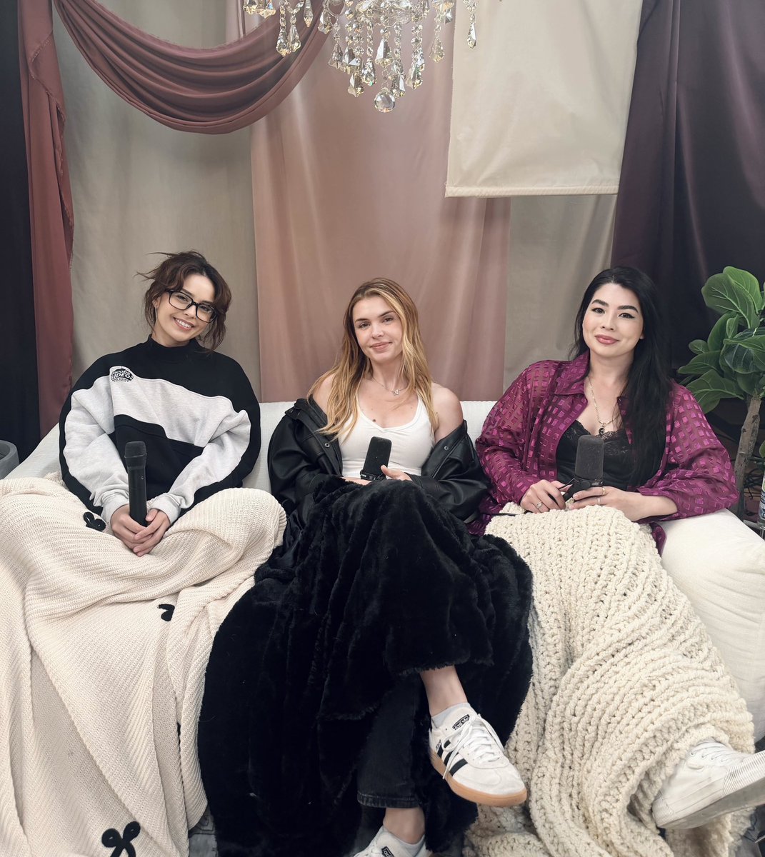Wineaboutit69's tweet photo. TOMORROW

We have some familiar faces joining us for an episode of Wine About It 😌🍷 https://t.co/yTpaRgNrB2