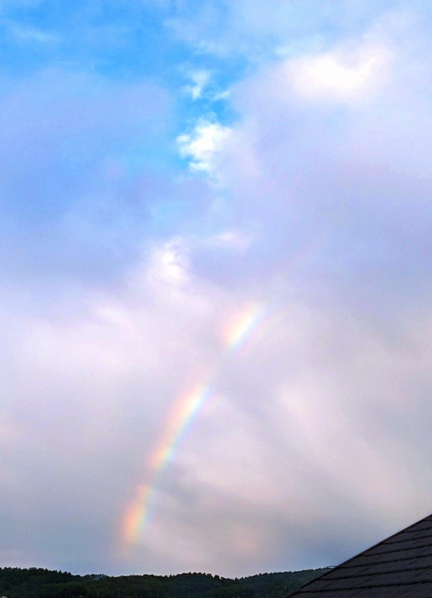 woochunmanma's tweet photo. ここは台風接近中
大変な天気です🌀☔
はやく 治まりますように

羽生結弦さん
皆さま
お気をつけて🙏

#カコソラ 🌈
#羽生クラスタ空部 https://t.co/7AxQNGA1Pz