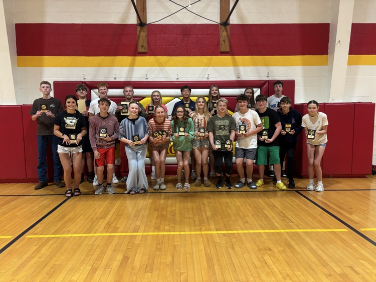 edison_middle's tweet photo. End of year athletic awards.  MVP and Eagle Pride winners.  Congrats.  🔴🟡 https://t.co/7XJsfjCItk
