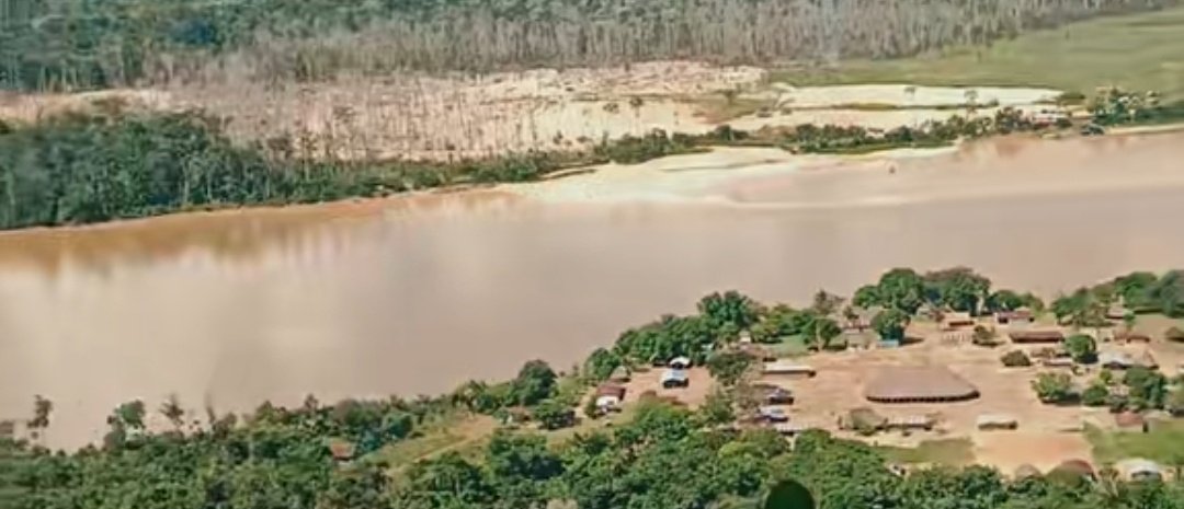 Fritz_A_Sanchez's tweet photo. 🚨 Comunidad d Punta Blanca en el río Caroní es otro, lamentable ejemplo, del avance de la #CulturaMinera en pueblos indígenas al #SurDelOrinoco 

El daño antropológico deberá atenderse cuando exista  voluntad política para resarcir el impacto del extractivismo aurífero ilegal https://t.co/aJLspMmHI5