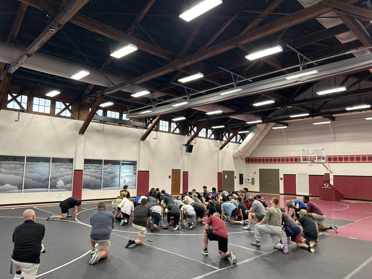 SmokyMtnFCA's tweet photo. Wrestling Camp Day 2!! Awesome having Wesley Idlette -  MC FCA leader, MC Football &amp; Alumni come back as Wrestling Coach for Dobyns-Bennett! #FCAPROVEN #tennesseefca #FCATeam #goscots https://t.co/nOdPyGzujX
