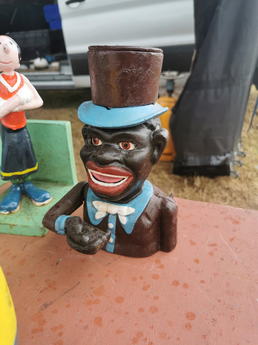 JakeFitzsimons's tweet photo. Saw these at a yard sale or something so he did. https://t.co/ZueB9FL8n1