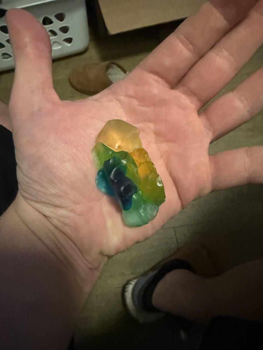 RodneyIceMonroe's tweet photo. Such a beautiful gummy bear cluster. https://t.co/UGTAMx9aCF