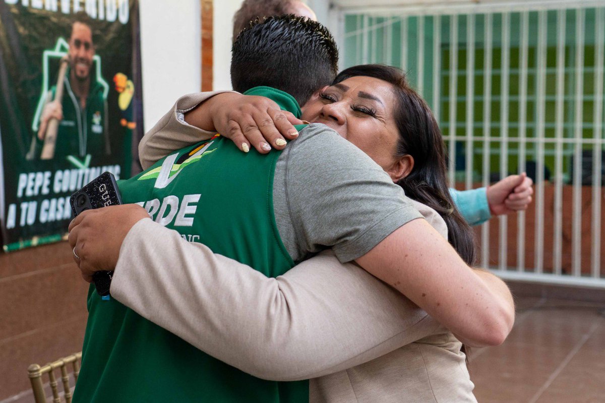 pepecouttolenc's tweet photo. ¡Ecatepec arranca el mes con toda la energía! 💚

Gracias a nuestra #FamiliaVerde y a toda la gente que día con día se suma a este proyecto. 🙏🏼

¡Nadie nos para! Unidos seguimos construyendo un #FuturoVerde. ☝🏼🌱

@eruviel_avila https://t.co/MGxUO5q93h