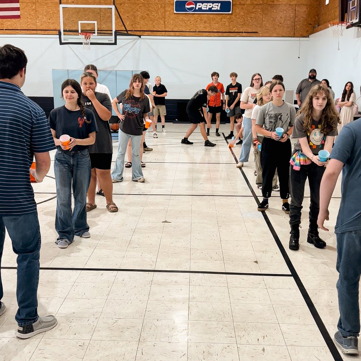 WhiteDriveBC's tweet photo. White Drive Students “Friend Night” 🤜🏻🤛🏻

New teenagers, fun competitions, spiritual challenge, &amp; coke floats with Blue Bell ice cream! 🍨

Shoutout to our youth workers for serving our students. 👊🏻

Sidenote: our classroom seems to be getting smaller… 😳 https://t.co/qM5Q4KwPvp