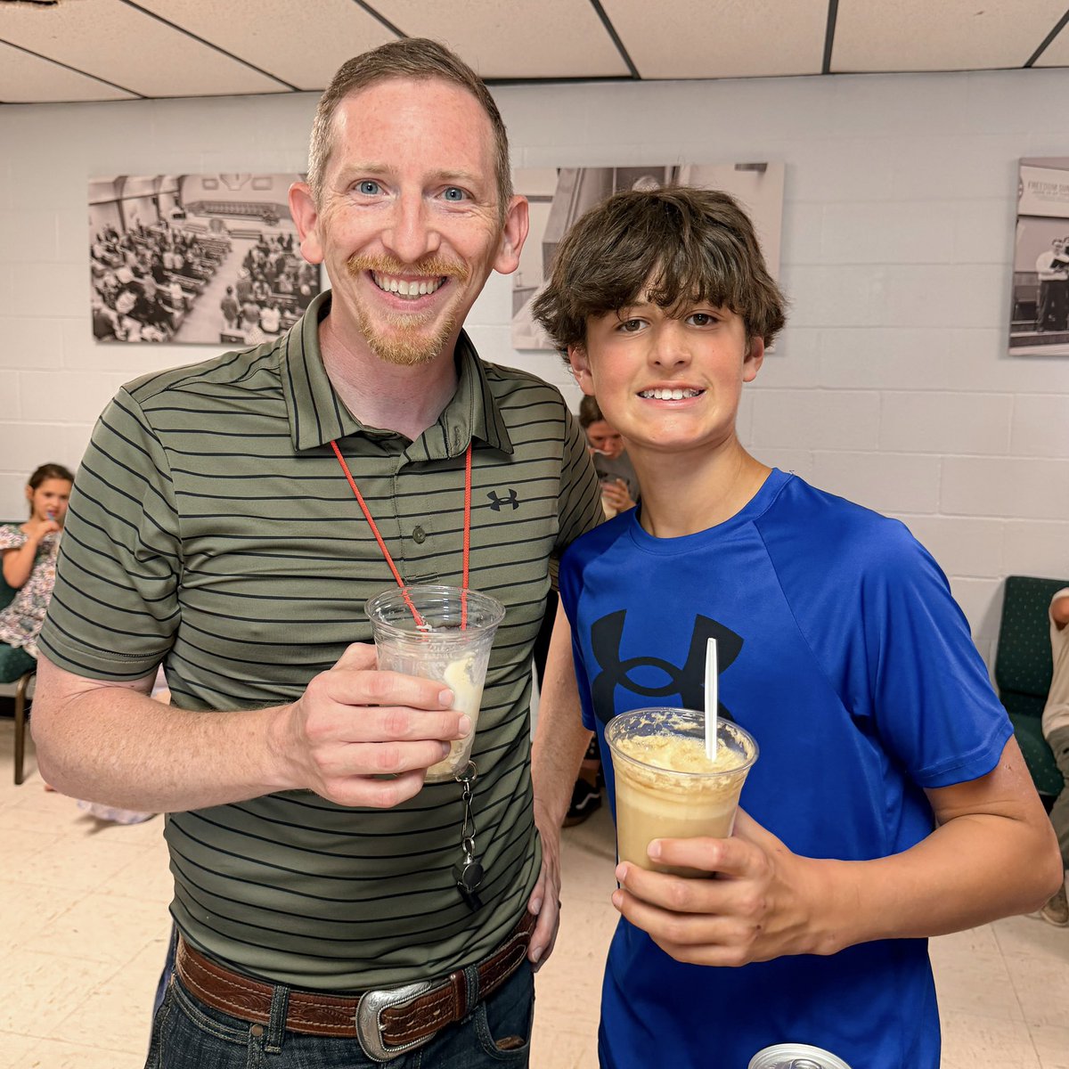 WhiteDriveBC's tweet photo. White Drive Students “Friend Night” 🤜🏻🤛🏻

New teenagers, fun competitions, spiritual challenge, &amp; coke floats with Blue Bell ice cream! 🍨

Shoutout to our youth workers for serving our students. 👊🏻

Sidenote: our classroom seems to be getting smaller… 😳 https://t.co/qM5Q4KwPvp
