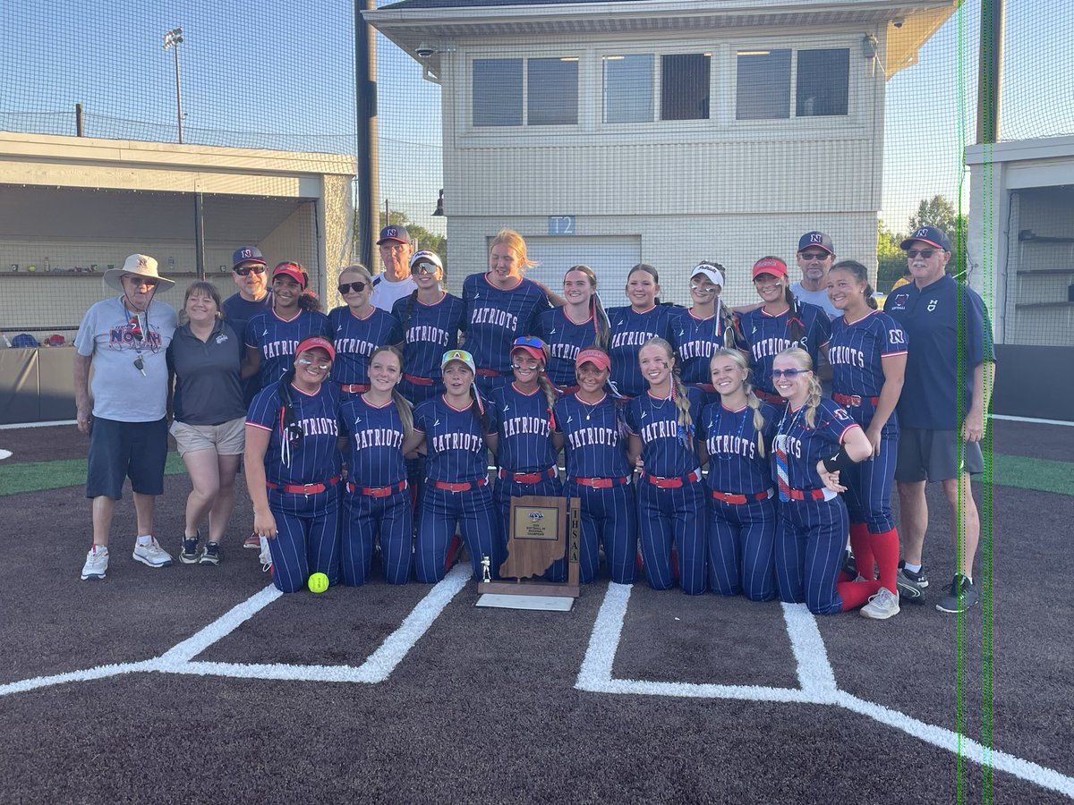 THNorthSports's tweet photo. 🏆🥎B2B REGIONAL CHAMPIONS!! 🥎🏆

LADY PATRIOTS TAKE DOWN FRANKLIN TO BRING THE REGIONAL TROPHY BACK TO THE NORTHSIDE!

Great job ladies!! 🔴⚪️🔵 https://t.co/CJqN8VA2DD