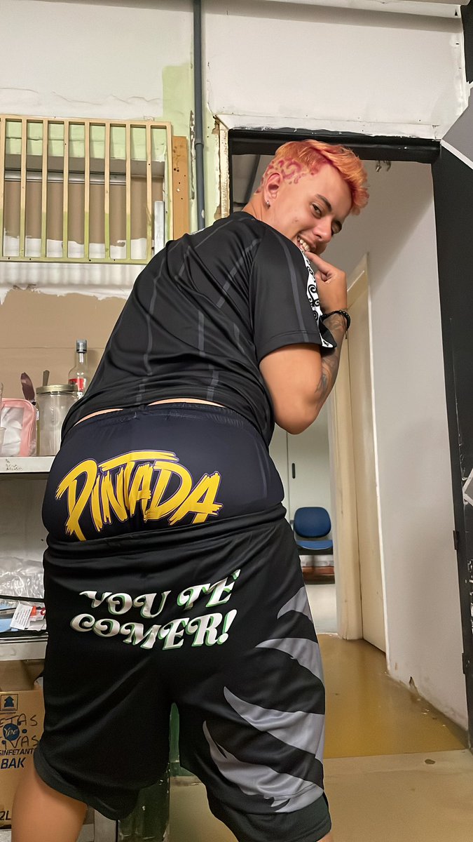 PredadoraUFG's tweet photo. oie @pintadaufg seu diretor tava aqui servindo cunt na minha salinha https://t.co/f0aS0UydtZ