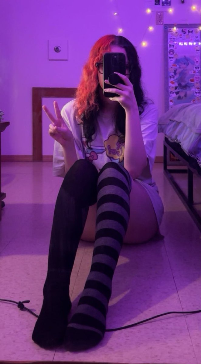 lovesickmutt's tweet photo. Hi guys just wanna let yall know I changed my user :3 https://t.co/YXOVc7crcw