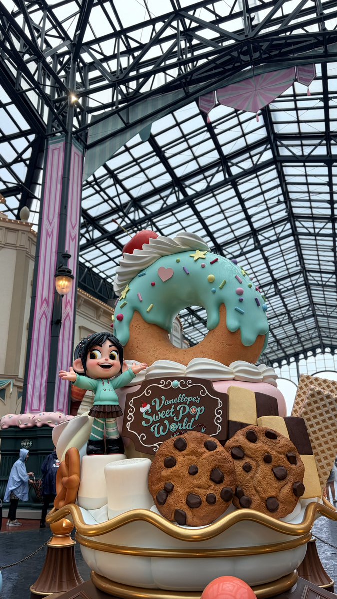 karupasu's tweet photo. 台風ディズニー🐭 https://t.co/vuqta73yEY