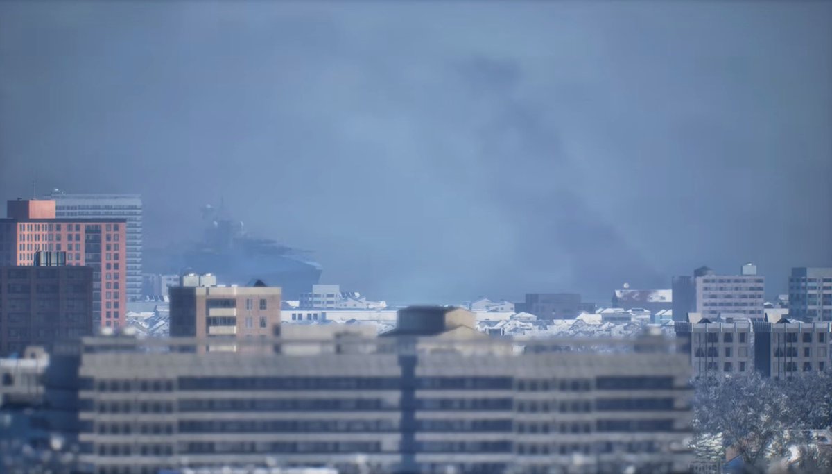Warwolf_Natalie's tweet photo. I just woke up, currently in my apartment complex in Theve, what the fuck is this thing on the horizon https://t.co/6Lj2xCSz51