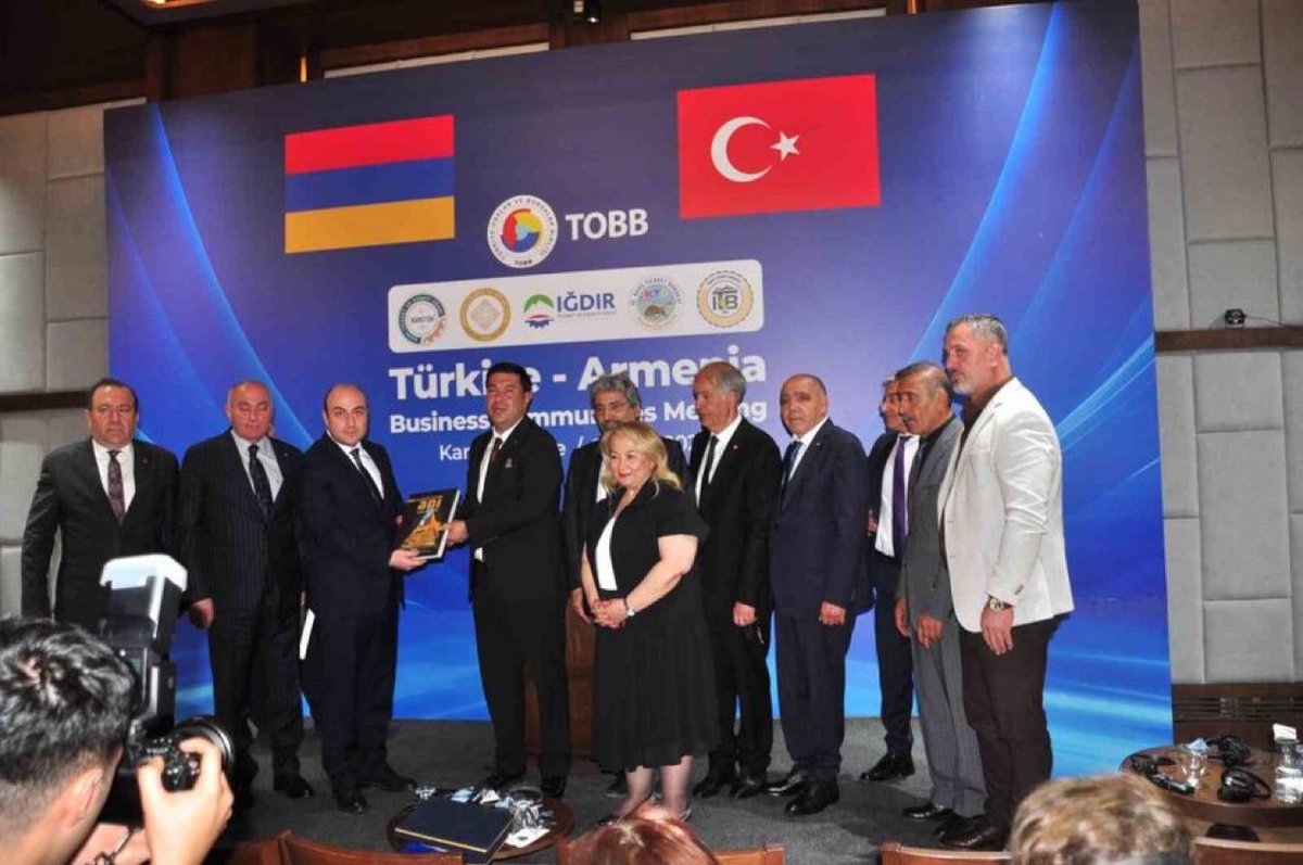 AzeriTimes's tweet photo. Entrepreneurs from Turkey and Armenia met in the eastern Turkish city of Kars, exploring ways to expand cross-border trade, attract investment, and boost tourism. https://t.co/yc5CAJqkSM