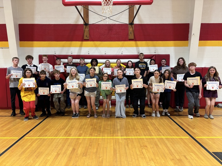 edison_middle's tweet photo. 8th grade end of year awards.  Congrats! 🦅💯 https://t.co/Azytcsc92H