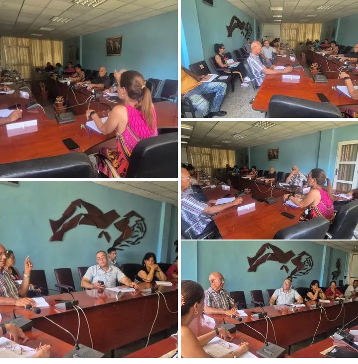 FCM_Manzanillo's tweet photo. Encuentro semanal de seguimiento con la Rectora de la Universidad.
Como es habitual cada semana, se celebró la reunión de seguimiento presidida por la Rectora, MsC. Dra. Madeleyne González Broche, donde se pasó revista a los principales asuntos de la agenda semanal. https://t.co/TvSLCE5Igs