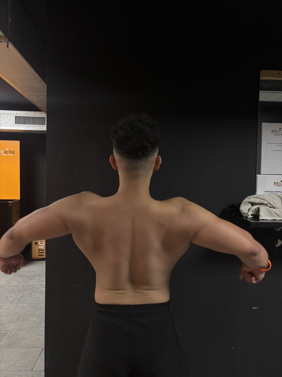 nenolarue's tweet photo. Largo quanto un fottuto aeroplano,non sei pronto alla vera dominazione 🏋️‍♂️
@FindomSwiss 

#findomswitzerland #cashmastergeneve
#moneyslave https://t.co/QLqSnxsJP6