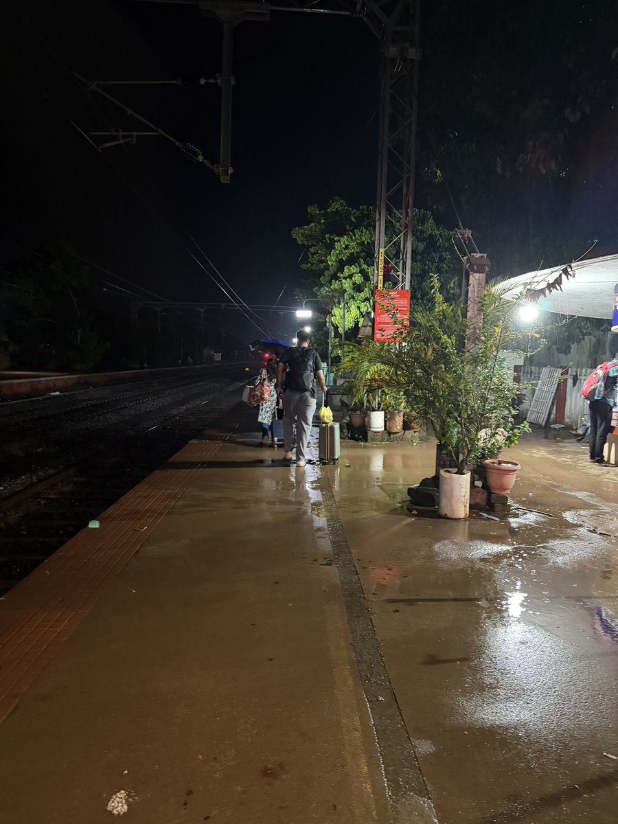 SHYASOOR2's tweet photo. @AshwiniVaishnaw @VSOMANNA_BJP @CaptBrijesh image speaks more than words - kabaka puttur train station @gmscrailway @RailMinIndia @RailwaySeva @AshokRaiestate during rain how to board the train ? Please check on priority. ‘Dakshina Kannada district Train station’ https://t.co/U8WRiKhmnC