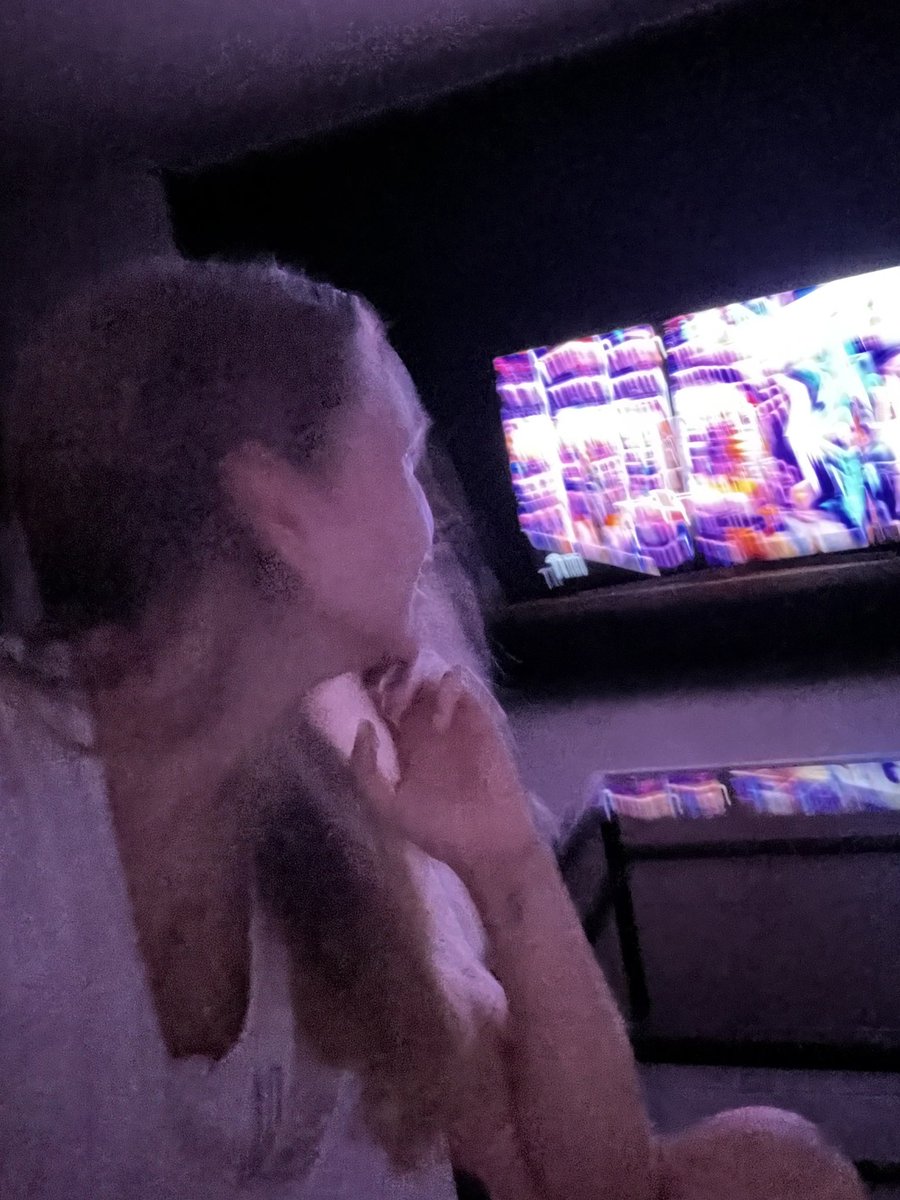 sofiav_cake's tweet photo. Just laughing seeing @SofiaVergara reaction 😂😂 https://t.co/sKMyHVmNhV