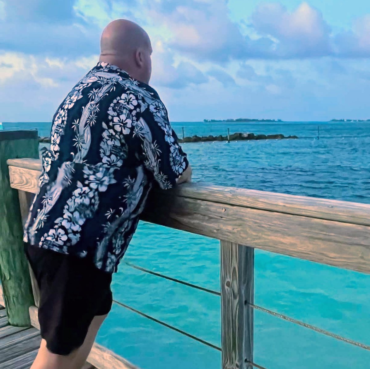 CustomsManshed's tweet photo. Sometimes I leave The Man-Shed and drive myself to the Toronto International Airport and Fly to one of their many Islands in The  Bahamas. https://t.co/IzPluJN90n