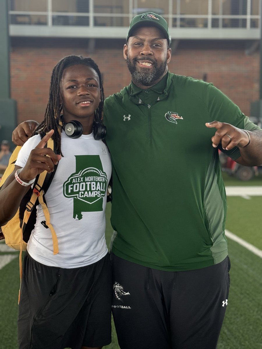 DashMyton's tweet photo. Had a great time today at @UAB_FB prospect camp! Built great relationships and improved my game. @CoachKGarver @jzachpeterson @CoachMMcCants @RecruitGeorgia @CoachJoeyKing https://t.co/V8pxo3dlQa