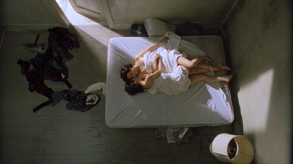 SCRE4MPRINCESS's tweet photo. bound (1996) dir. lana &amp; lily wachowski https://t.co/84LBMEVG92