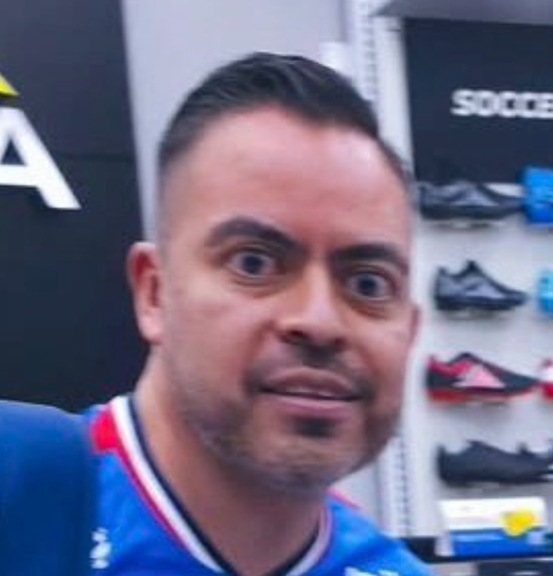 EdgarMiln1's tweet photo. @FuerteAzul09 Khe? https://t.co/ASe6OuYCgP