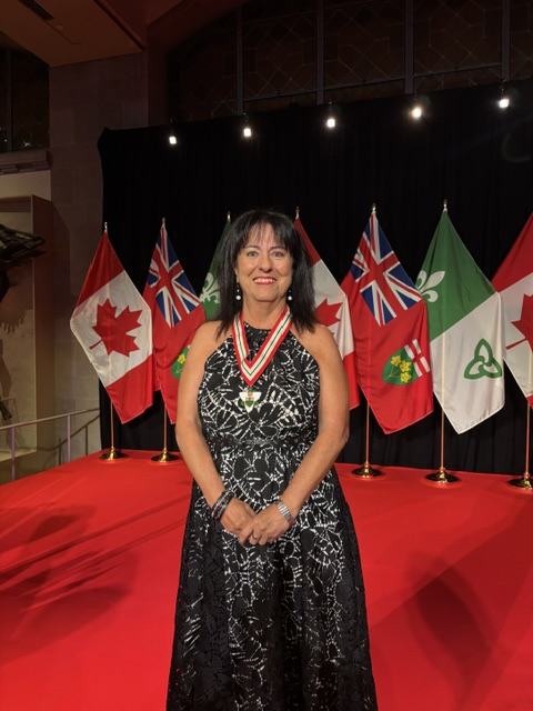 centrepssf's tweet photo. Le Centre de planification des services de santé en français (CPSSF) tient à féliciter chaleureusement Lise Bourgeois, présidente inaugurale de son conseil d’administration. Récipiendaire de l’Ordre de l’Ontario en 2025, elle a reçu sa médaille hier lors d’une cérémonie tenue à Toronto.

Son leadership et son dévouement exemplaire envers la communauté francophone constituent une richesse inestimable pour l’avancement et l’essor de notre organisme. Son parcours et sa vision inspirent celles et ceux qui ont le privilège de collaborer avec elle au quotidien.

Le Conseil d'administration, la Direction générale ainsi que toute l’équipe du CPSSF lui expriment sa profonde reconnaissance pour son engagement et lui adresse ses plus chaleureuses félicitations pour cette distinction pleinement méritée.

//

The French Language Health Services Planning Centre (CPSSF) would like to extend its sincere congratulations to Lise Bourgeois, inaugural Board Chair on her appointment to the Order of Ontario in 2025. Appointed to the Order of Ontario in 2025, she received her medal yesterday during a ceremony in Toronto.

Her leadership and exemplary dedication to the Francophone community are an invaluable asset to the growth and development of our organization. Her experience and vision continue to inspire those who have the privilege of working with her on a daily basis.

The Board of Directors, the CEO and the entire CPSSF team expresses its deep appreciation for her commitment and extends its warmest congratulations on this well-deserved recognition.