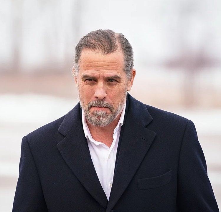 Antunes1's tweet photo. Hunter Biden just attacked Jared Kushner 💥

“If you’re worried about who is selling out this country you might want to check out who is paying Jared Kushner." https://t.co/A3FDQ5E5gJ