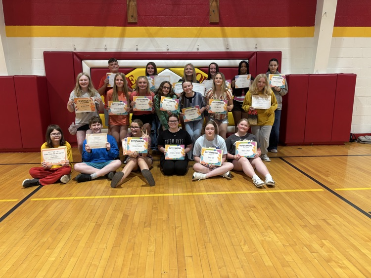 edison_middle's tweet photo. 8th grade end of year awards.  Great job, guys! 👏🦅 https://t.co/5fpbabE7Fr