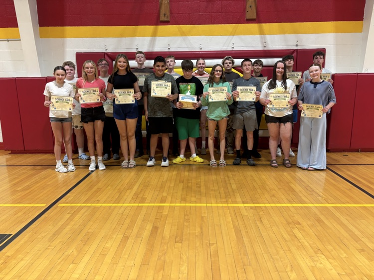 edison_middle's tweet photo. 8th grade end of year awards.  Great job, guys! 👏🦅 https://t.co/5fpbabE7Fr