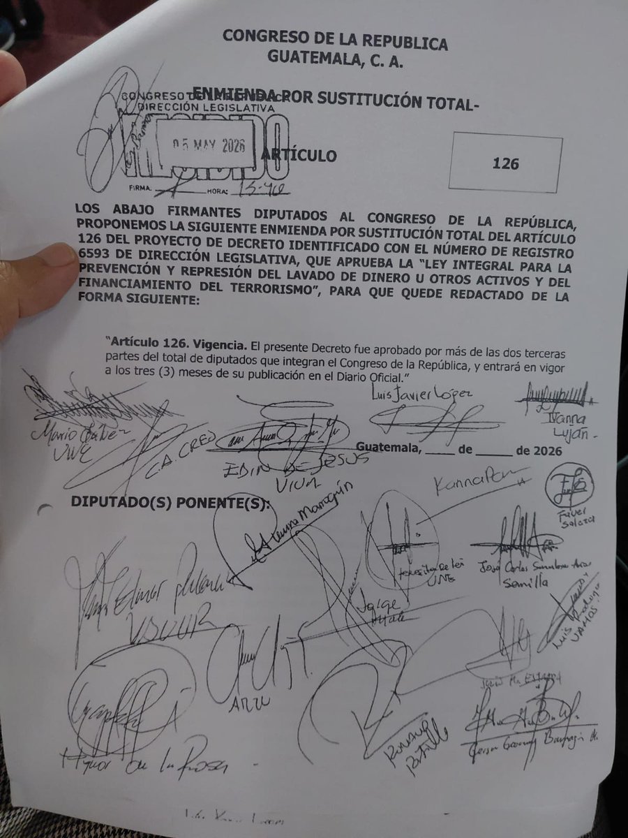 lahoragt's tweet photo. #AhoraLH | La aprobación de la ley contra lavado avanza en el Congreso de la República, ahora los diputados conocen enmiendas a varios artículos del 104 al 115. 
✍️: Joel Maldonado 
📷: Daniel Ramírez https://t.co/IsHYHcRm9s