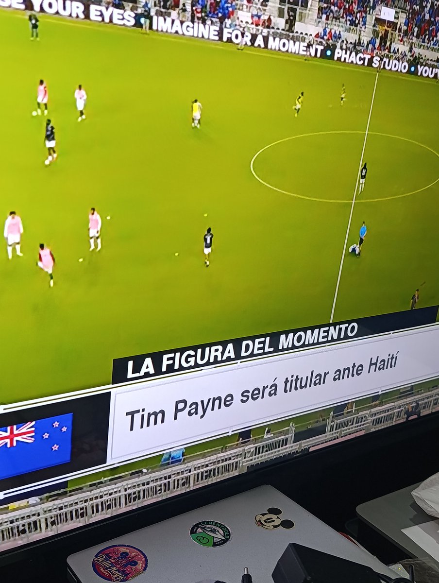 BellaWeen's tweet photo. Lo que todos estábamos esperando, Tim Payne de titular 😂 https://t.co/af0cqzBqiP