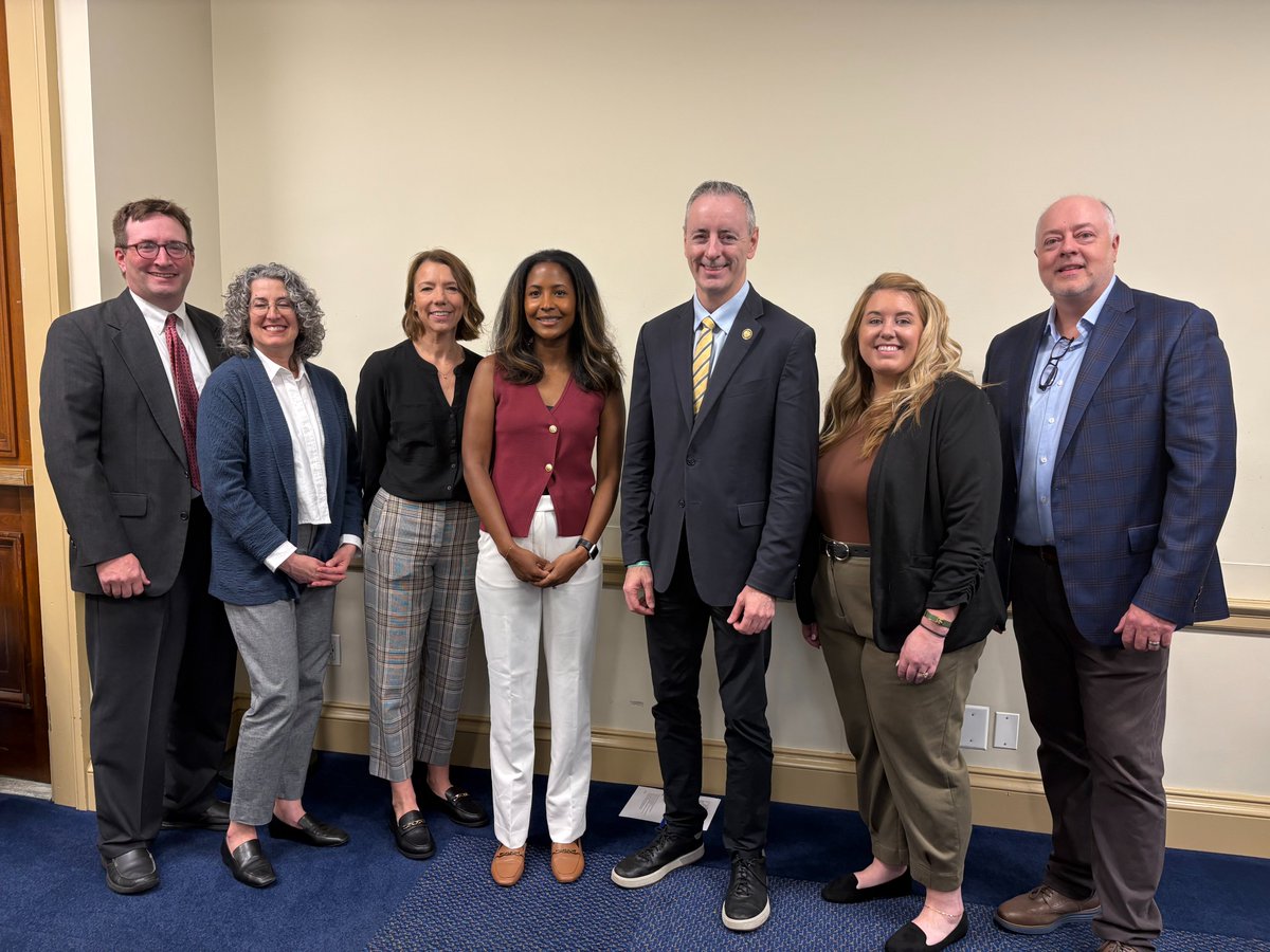 ECEConsortium's tweet photo. Thank you @PreKCaucus for co-hosting an important briefing with ECEC and @NAEYC on the child care landscape &amp; early education workforce! We appreciate your leadership in advancing child care investments &amp; are excited to keep building our partnership through bipartisan solutions! https://t.co/NNLbhAN64K