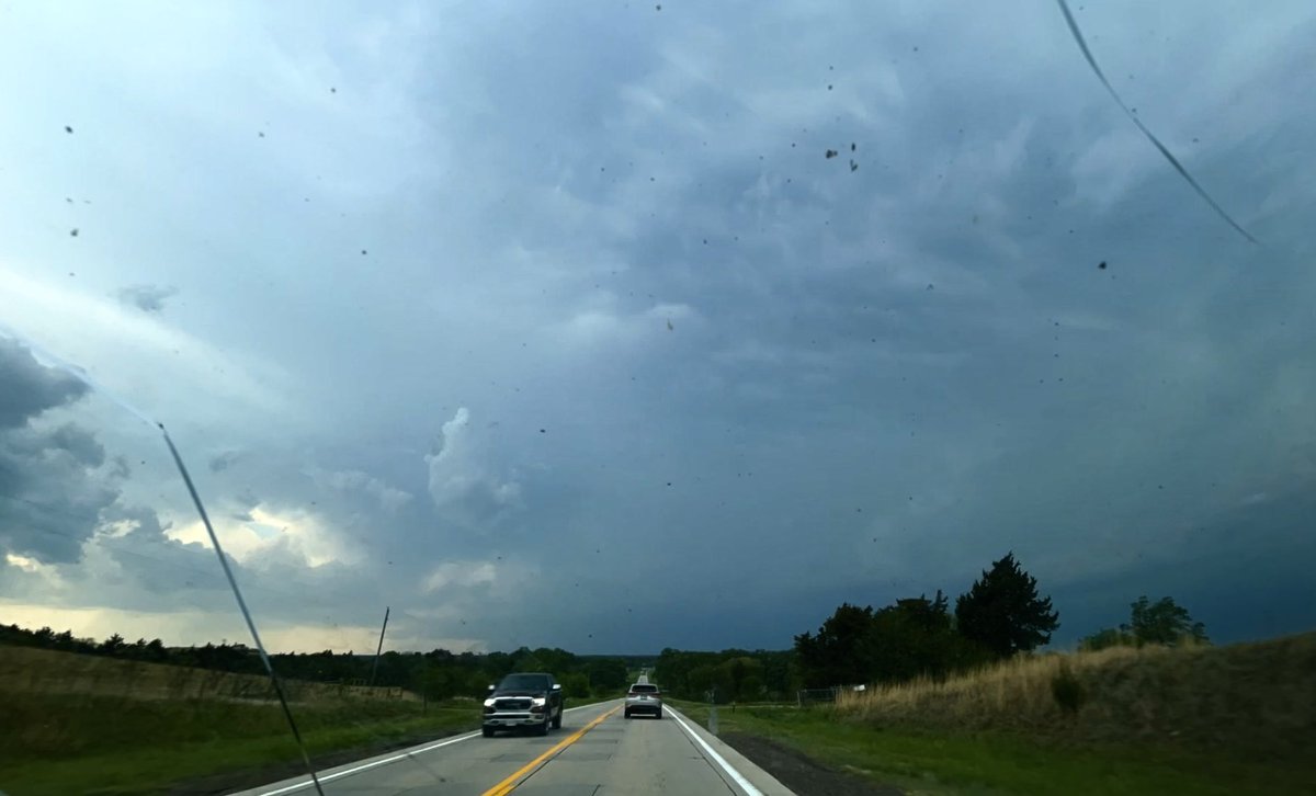 chicano031's tweet photo. My view of the vague shadow of the St. Libory tornado/wall cloud’s left edge

Would’ve loved to be close up to it but also interesting perspective to show despite the tornado being huge, the parent supercell is always even more amazingly vast https://t.co/cdkU8wQoSl