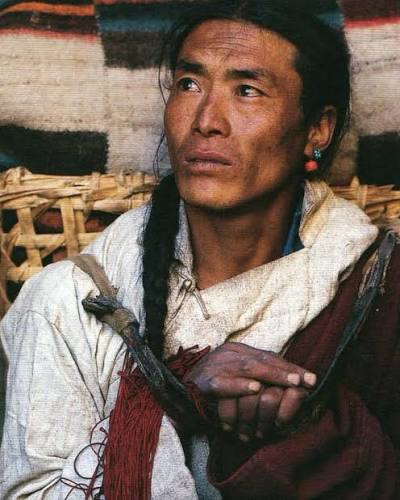 caucroach's tweet photo. @rationaldefence @Tatsuya9JP @AlgonquianMan You only know stereotypes of how Asian people look. https://t.co/3bUFHlIpyC